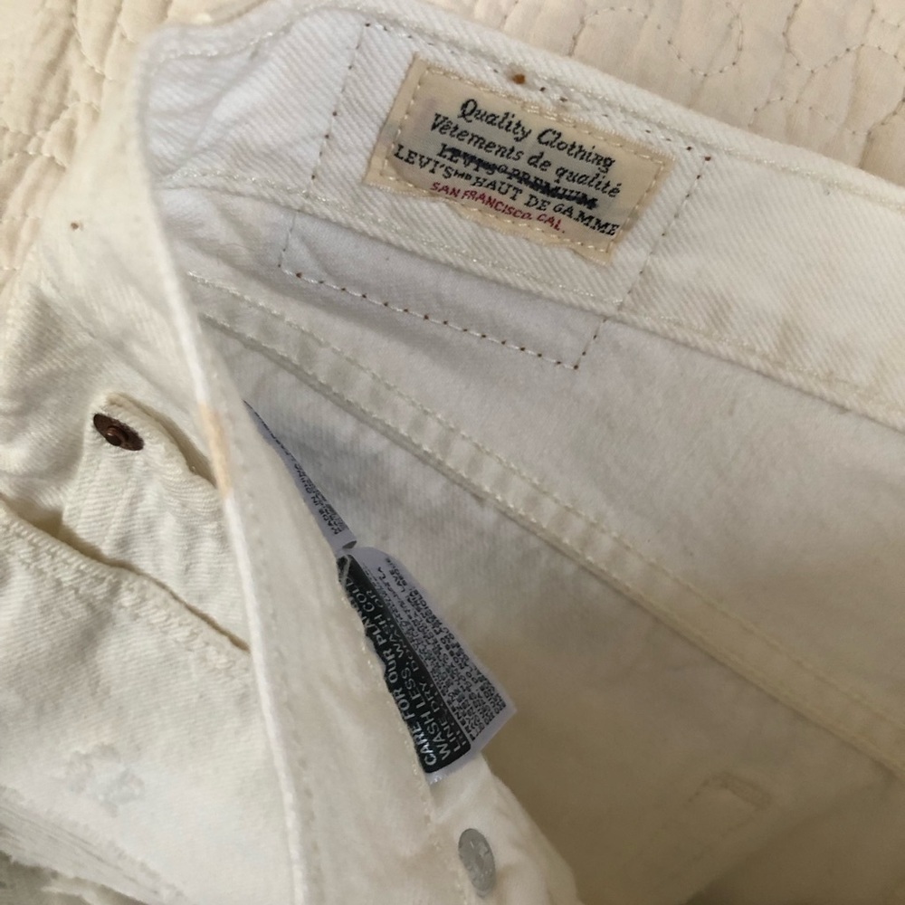 Levi’s White Denim Shorts Size 29 - Picture 3 of 5